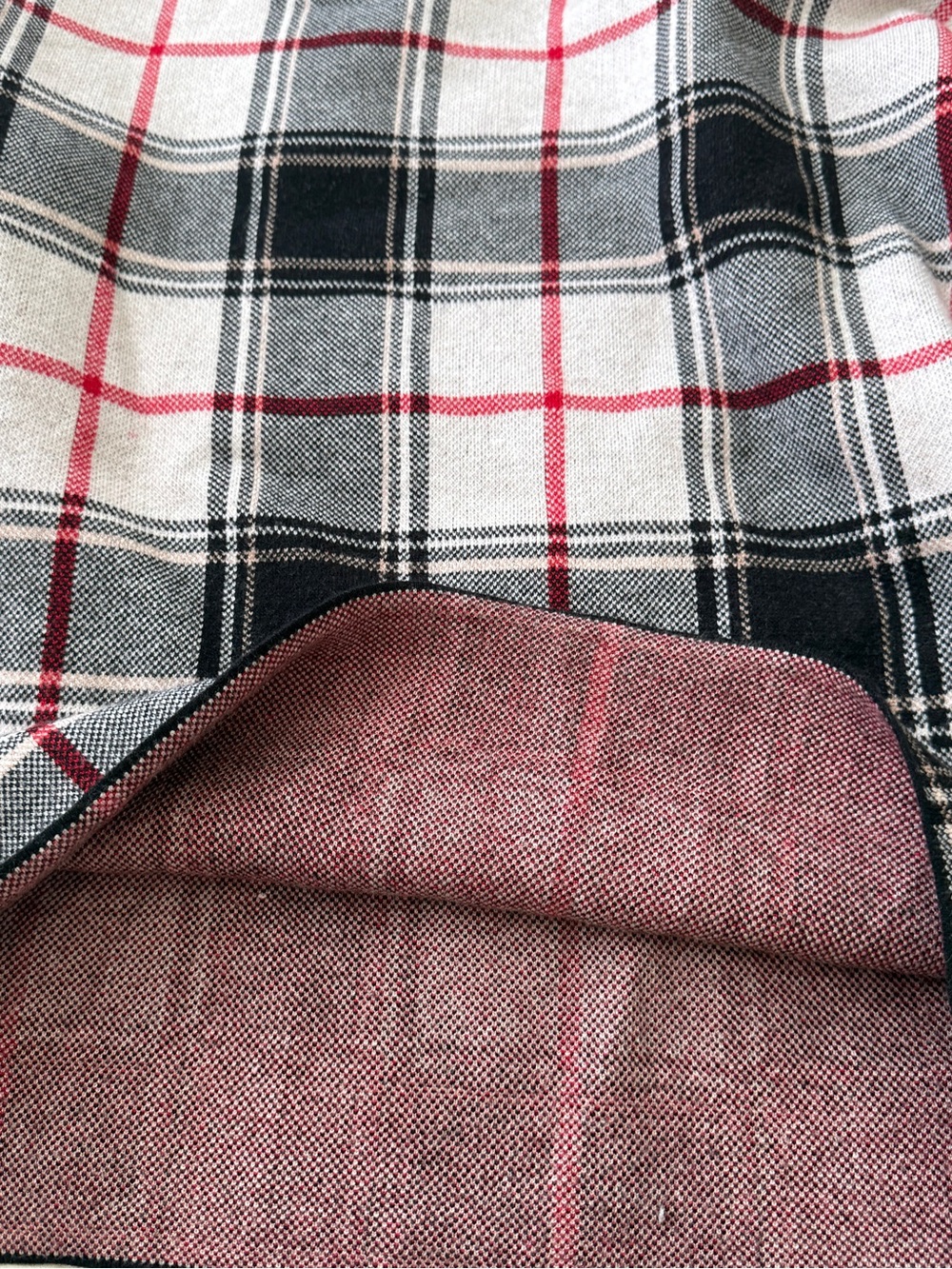 Tahari Sweater Women’s Black Cream Red Plaid Mock Neck Long Sleeve Size XL - Picture 3 of 7
